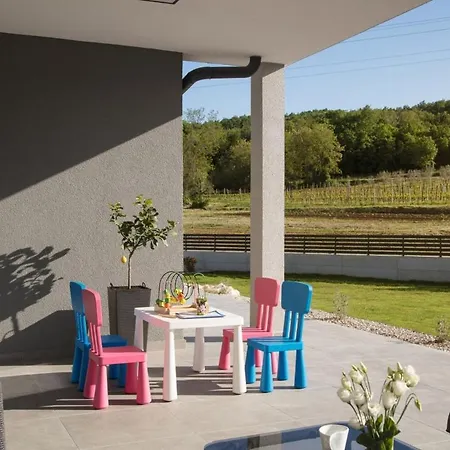Villa Tia In Kukurini - Haus Fuer 8 Personen Pican
