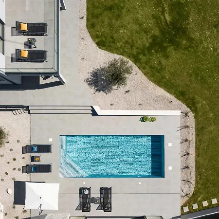 Villa Tia In Kukurini - Haus Fuer 8 Personen *