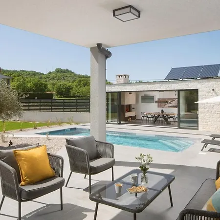 Villa Tia In Kukurini - Haus Fuer 8 Personen *