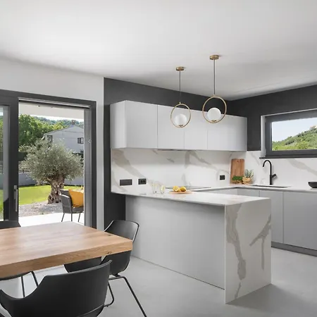 Villa Tia In Kukurini - Haus Fuer 8 Personen Pican