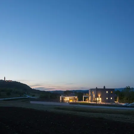 Villa Tia In Kukurini - Haus Fuer 8 Personen