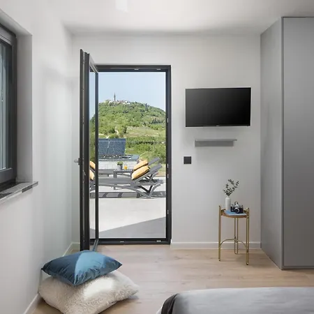 Tia In Kukurini - Haus Fuer 8 Personen Pican